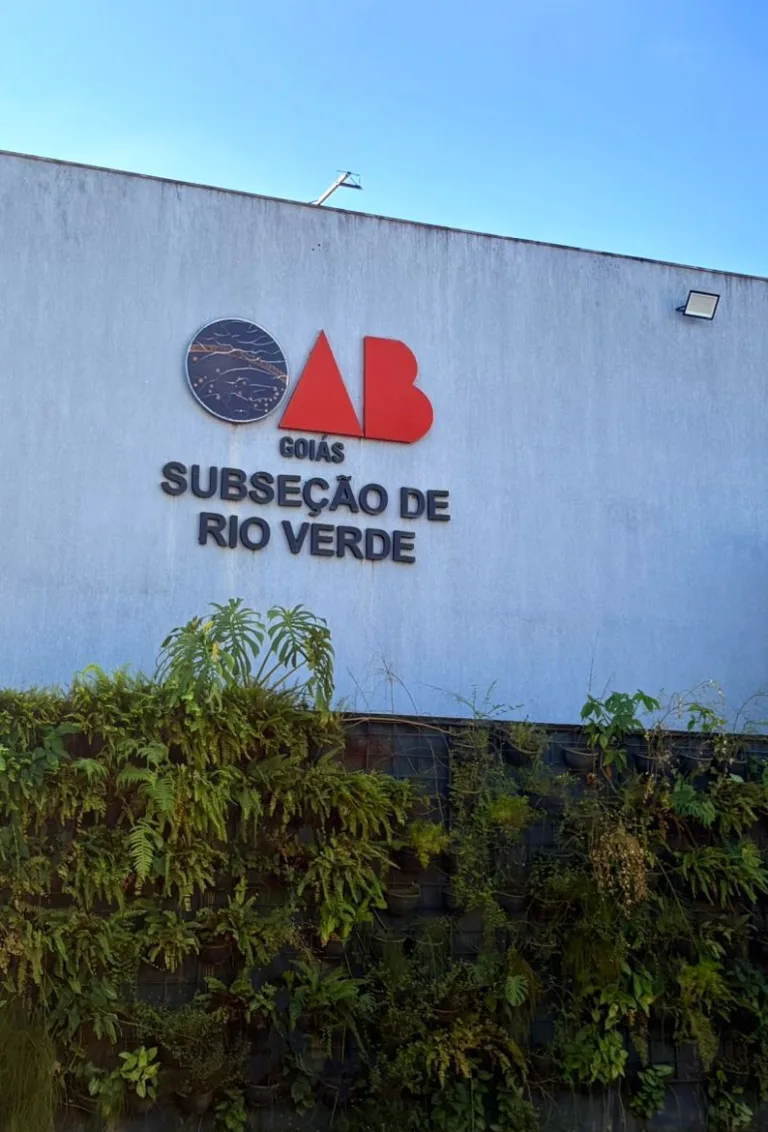 Fiscalização da OAB-GO apura suspeita de atuação jurídica sem inscrição