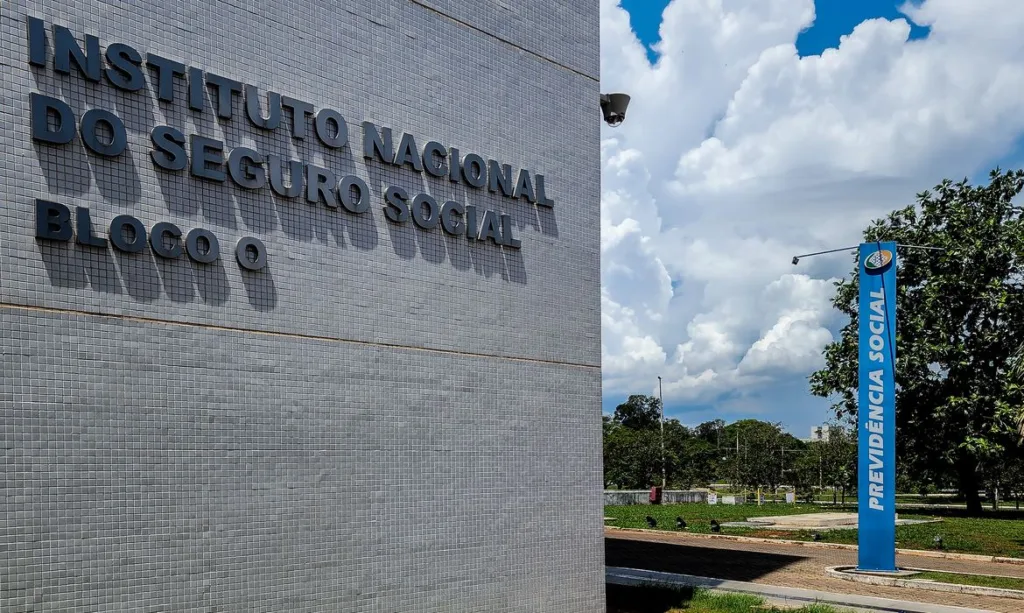 Supremo Tribunal Federal mantém competência do INSS para fixar teto de juros do crédito consignado
