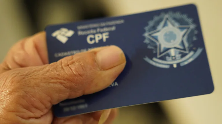 Migrante cubana de 66 anos garante acesso ao SUS após ser impedida por falta de CPF