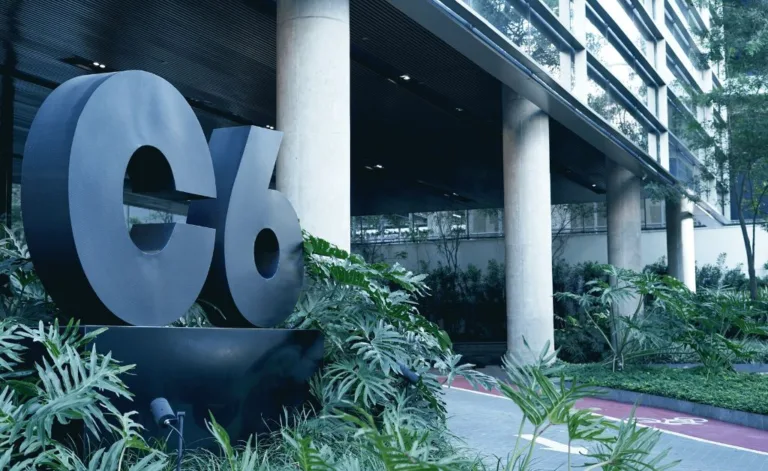 Banco C6 não comprova empréstimo consignado e é condenado a indenizar idoso em R$ 8 mil