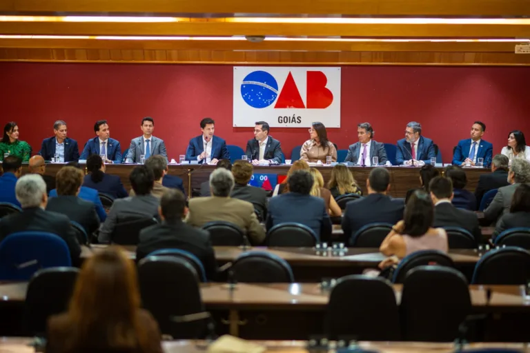 OAB-GO ouve candidato Daniel Vilela prometer pagar honorários dativos em