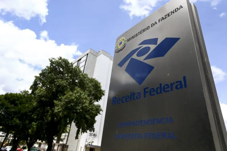 Nova lei cria regras nacionais para processos tributários e acordos com o Fisco e limita multas a 75% do tributo