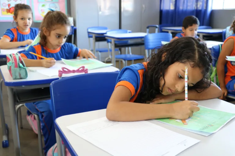 Rede municipal de Goiânia aplica avaliação de produção de texto