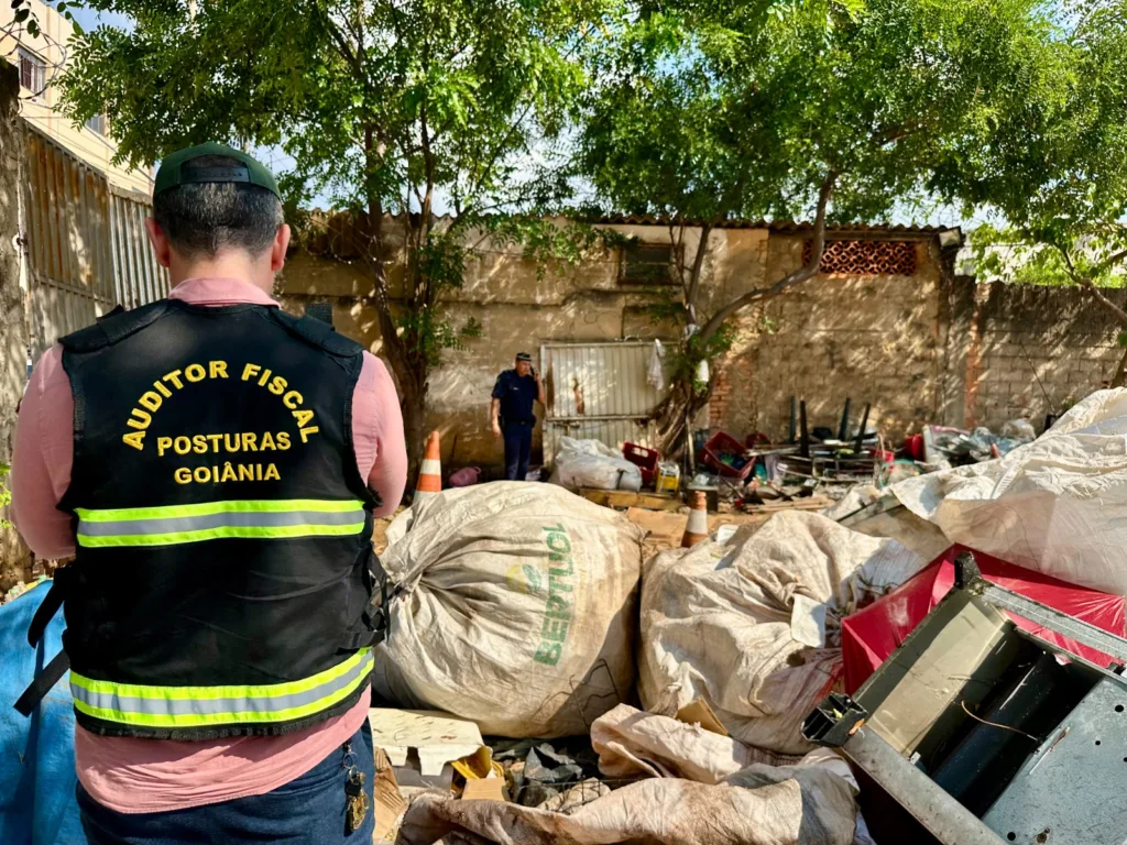 Ação municipal embarga unidade de reciclagem no Setor Central de