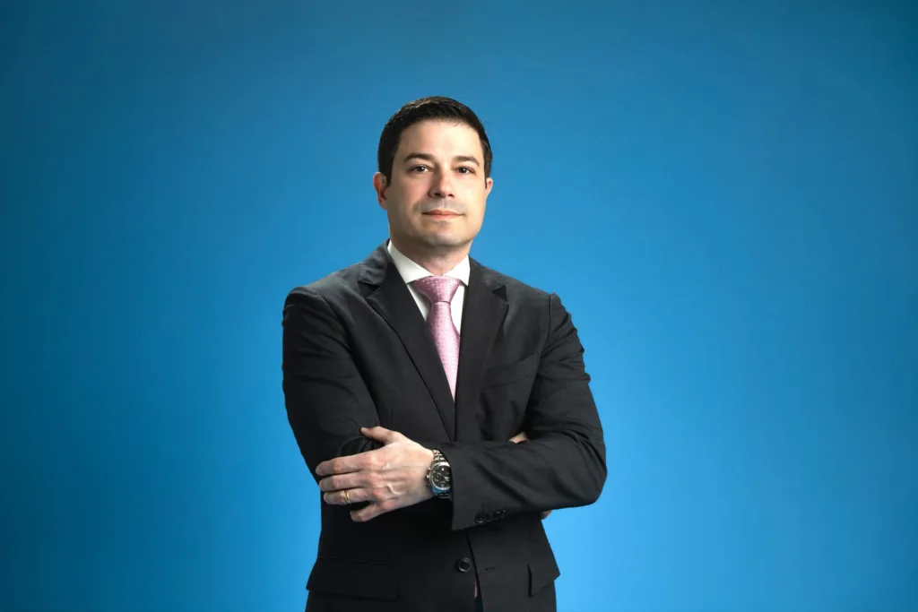 Representante da banca Brasil Salomão participa até o dia 8 de missão empresarial na Espanha