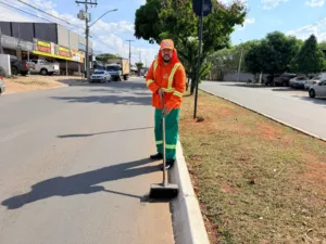 Antônio Júnior vira advogado após anos como gari da Comurg