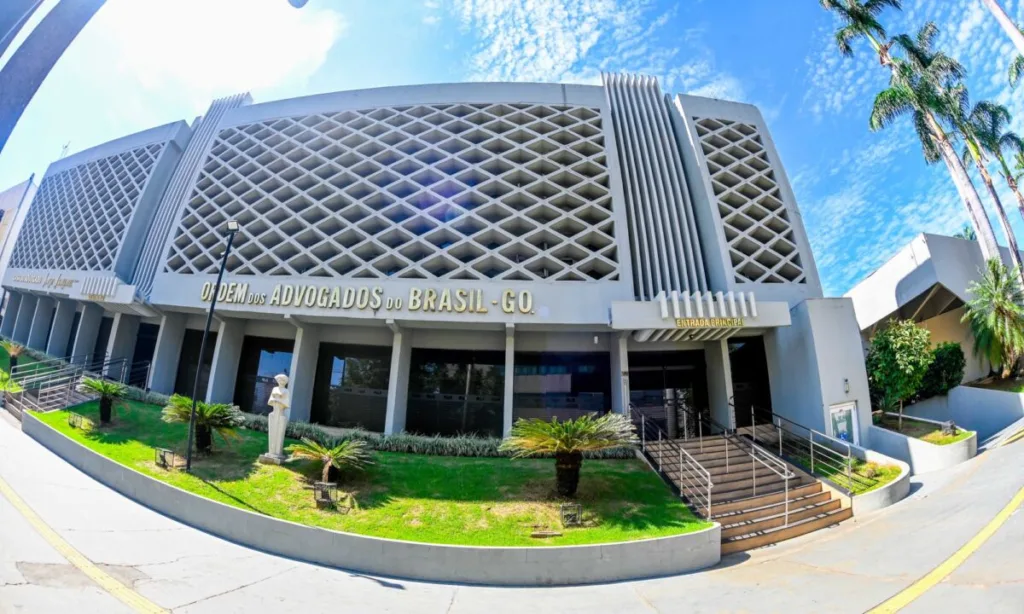 Atendimento da OAB-GO e da Escola Superior da Advocacia para