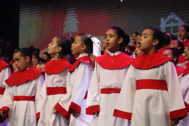Coral Vozes em Canto apresenta o musical Canções de Todas