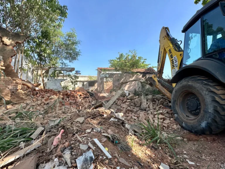 Em Goiânia, prefeitura supera marca de 70 imóveis abandonados demolidos