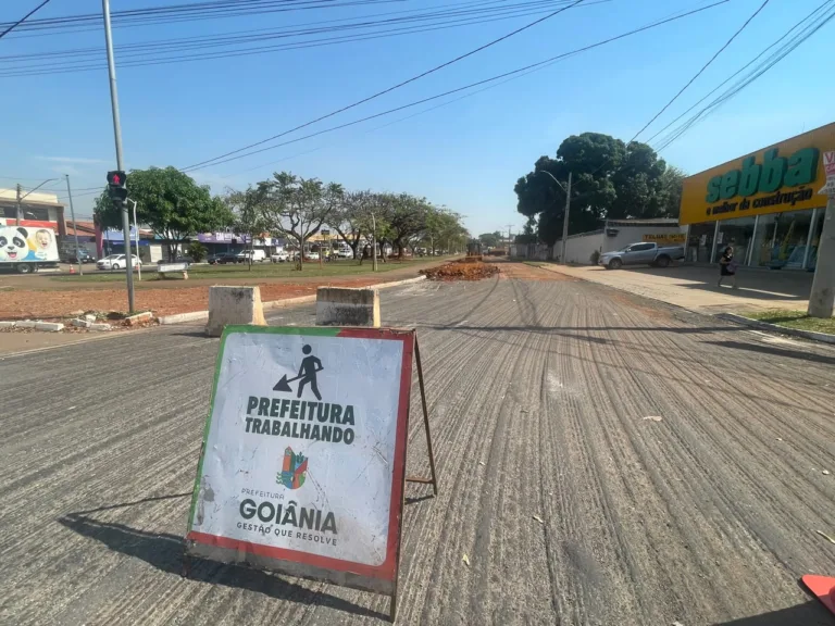 Equipes da Prefeitura de Goiânia avançam no recapeamento da Avenida