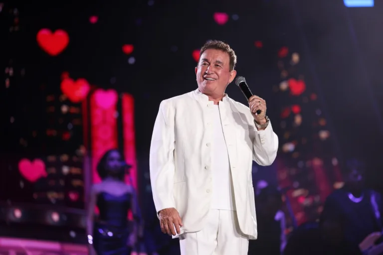 Festival Viva Goiânia terá show gratuito de Amado Batista na