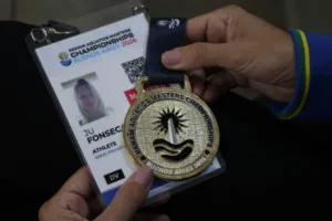 Juliana Fonseca conquista ouro no Pan-Americano Master de Saltos Ornamentais