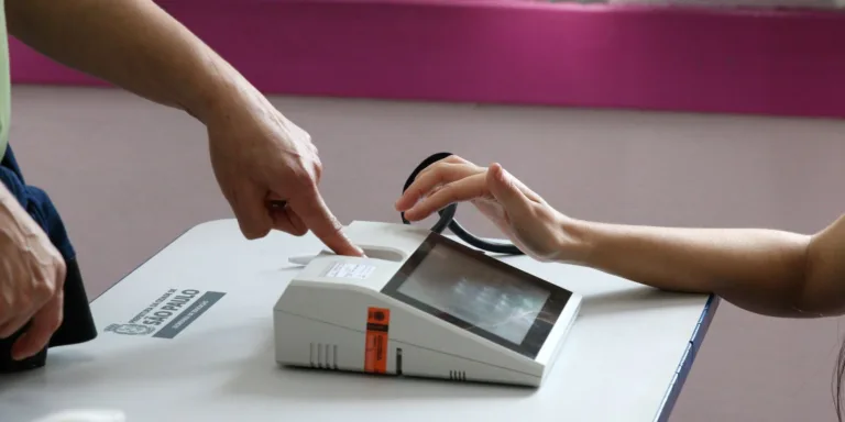 Eleitor sem biometria pode votar no segundo turno das eleições