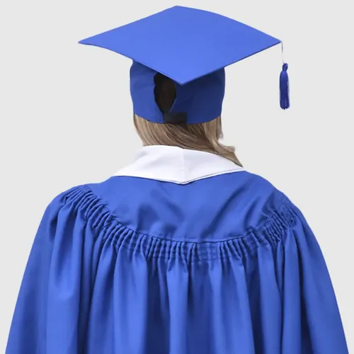 Aprovada em 1º lugar consegue posse após ter diploma recusado na fase final de concurso do IFC