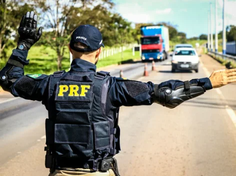 STJ valida revista de bagagem feita pela PRF em ônibus e restabelece condenação por tráfico