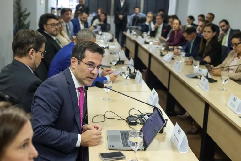 OAB-GO discute mudanças nas regras de inscrição suplementar durante reunião