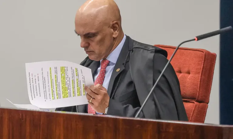 Ministro Alexandre de Moraes multa em R$ 5 mil advogado que tentou burlar sistema do STF