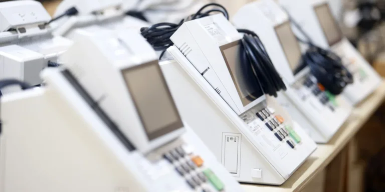 Estado de SP começa a preparar mais de 114 mil urnas para o 2º turno