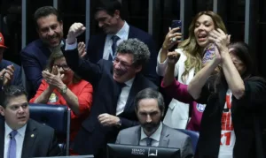 Senado aprova fim da escala 6×1 e redução da jornada de trabalho com apenas um voto contrário