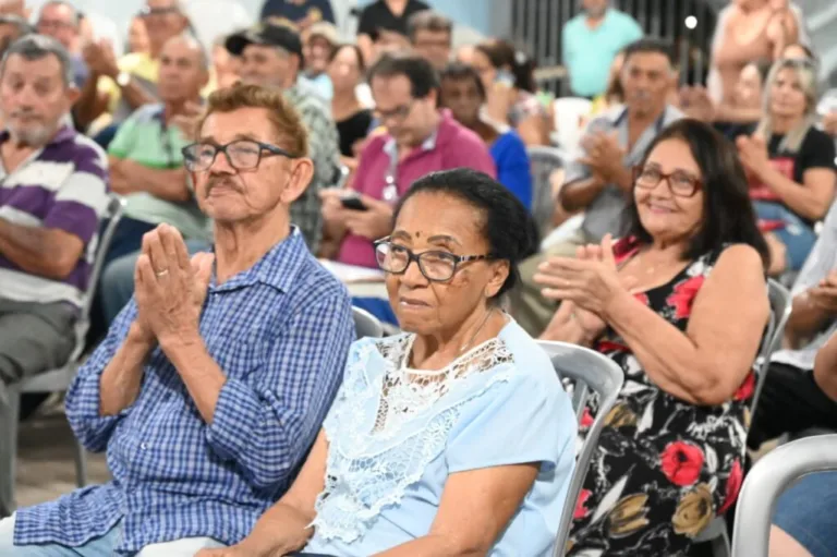 Sandro Mabel aprova regularização fundiária para 481 imóveis no Rio