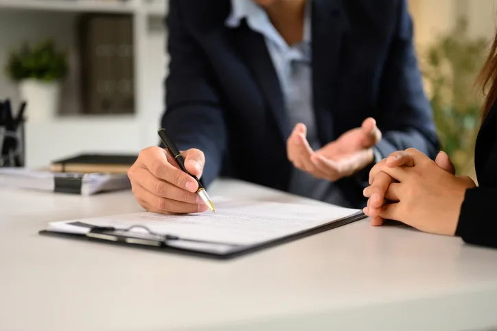 Empresa não pode pagar advogado para representar trabalhador em acordo de rescisão